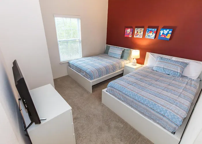 Elegant, Spacious 3Bedroom Near Attractions Hot Tub Pool & Gym