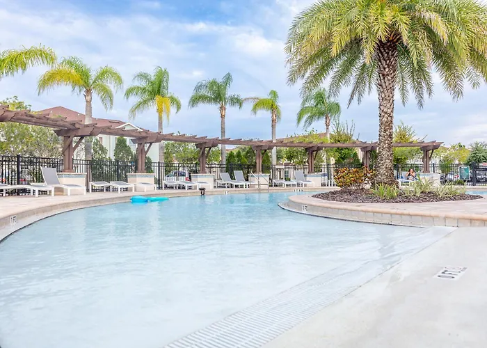 Elegant, Spacious 3Bedroom Near Attractions Hot Tub Pool & Gym