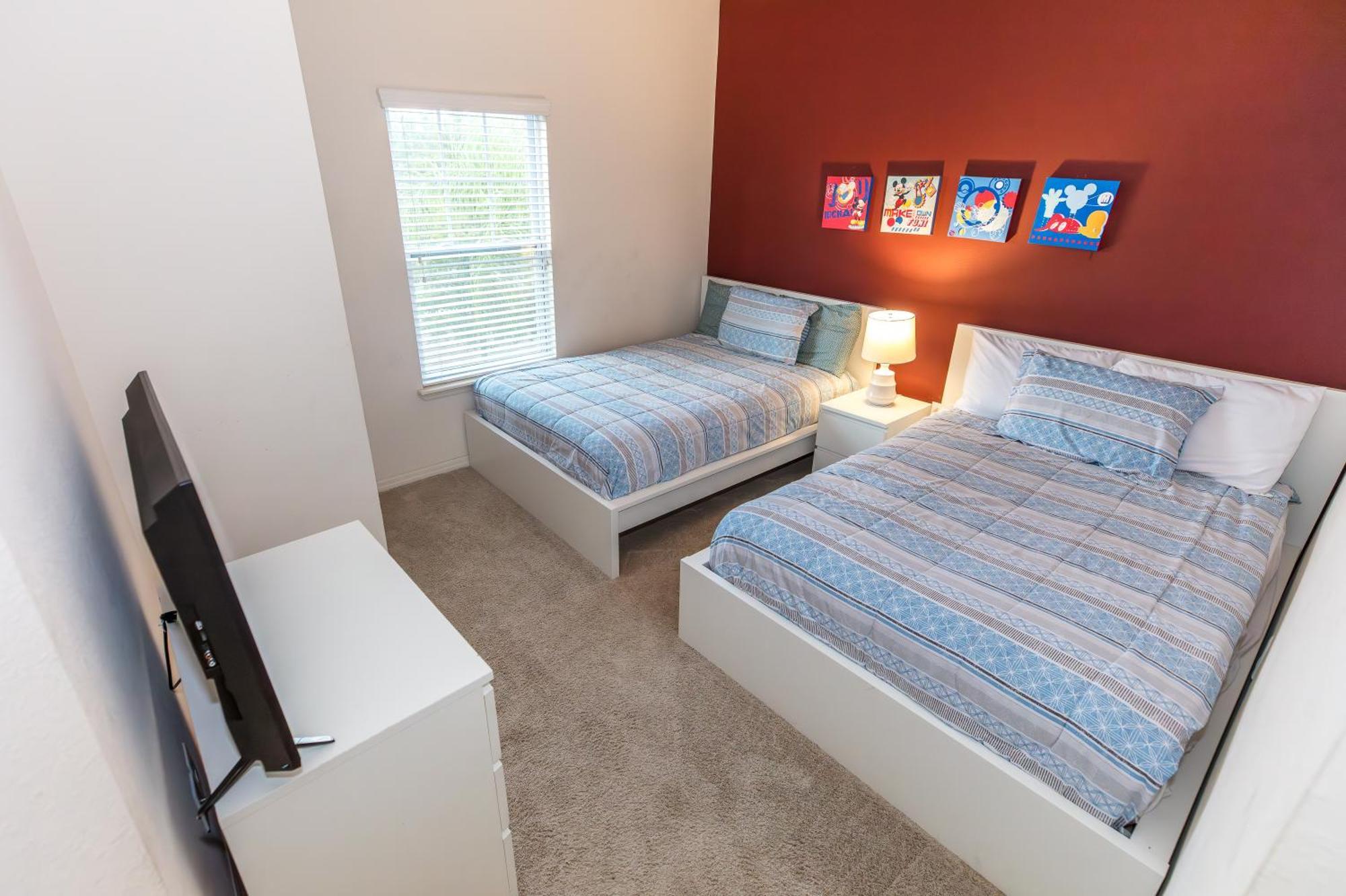 Elegant, Spacious 3bedroom Near Attractions Hot Tub Pool & Gym Ferienhaus