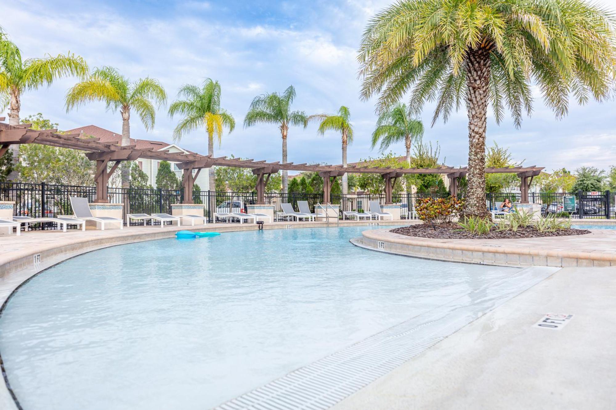 Elegant, Spacious 3bedroom Near Attractions Hot Tub Pool & Gym Kissimmee