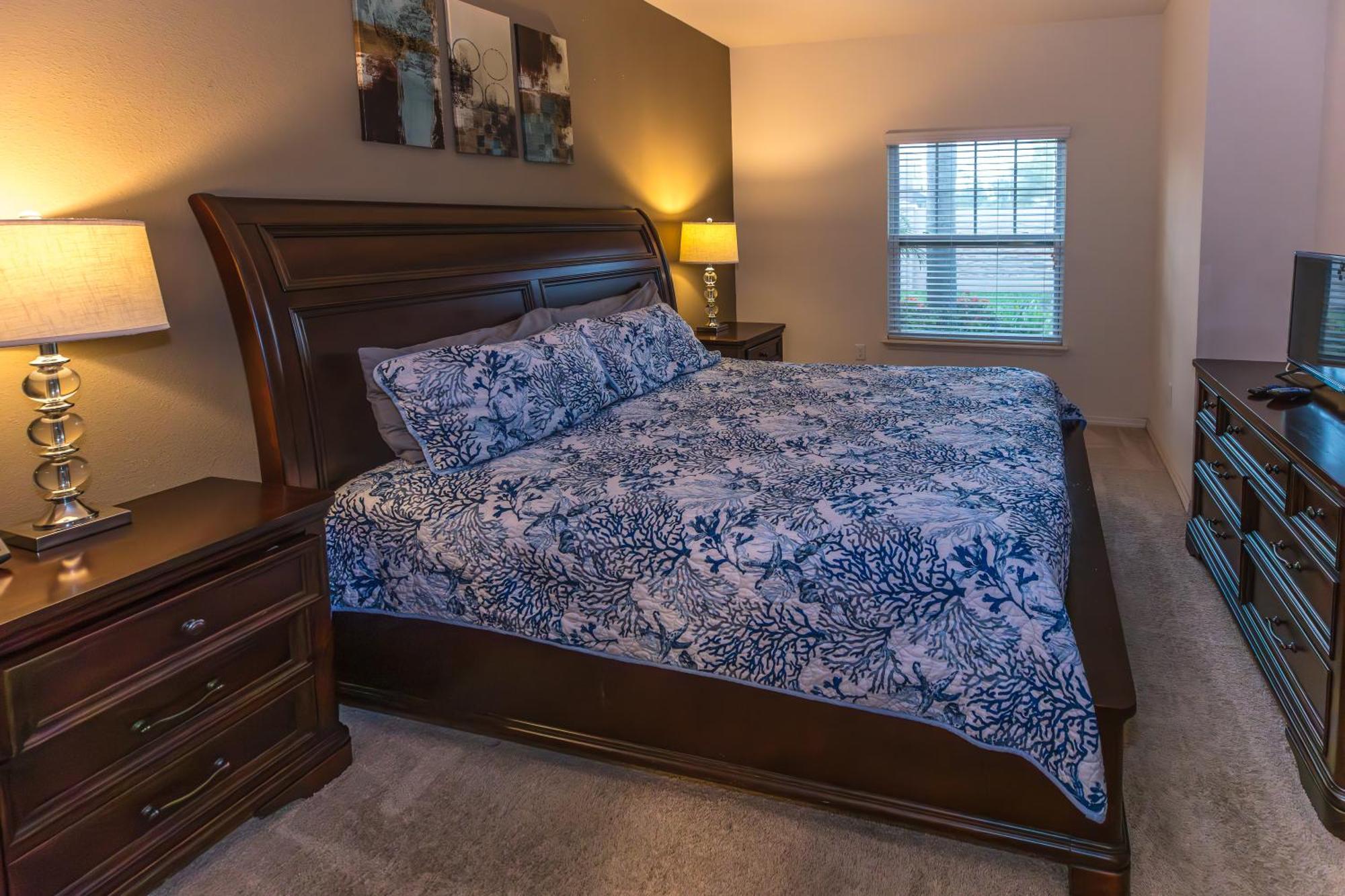Elegant, Spacious 3bedroom Near Attractions Hot Tub Pool & Gym * Kissimmee