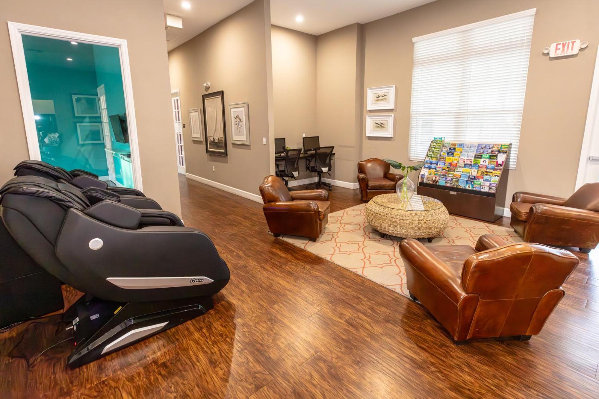 Elegant, Spacious 3bedroom Near Attractions Hot Tub Pool & Gym