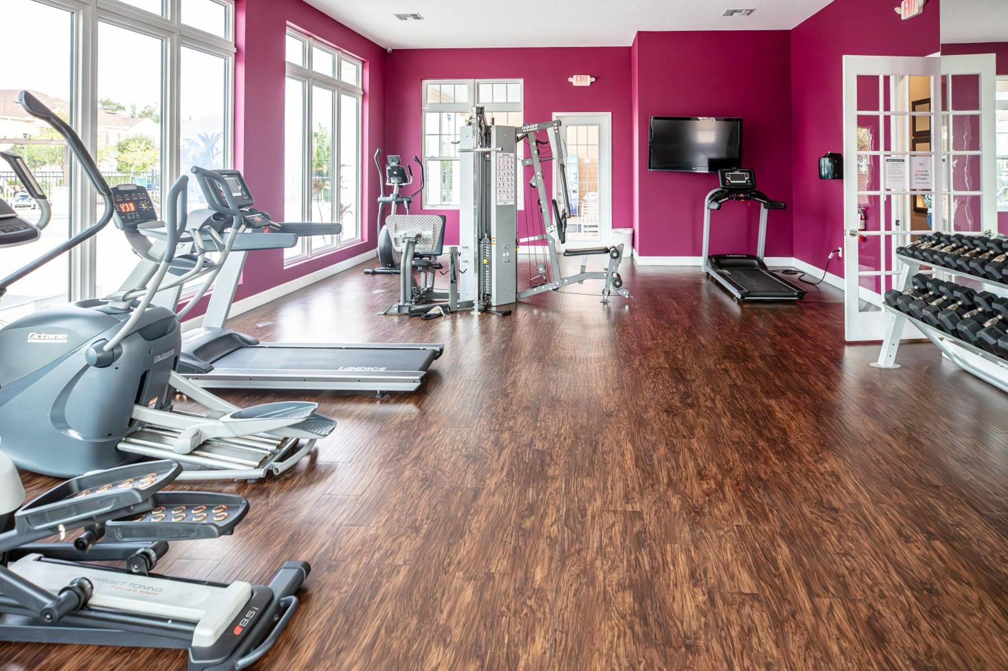 Elegant, Spacious 3bedroom Near Attractions Hot Tub Pool & Gym Ferienhaus *