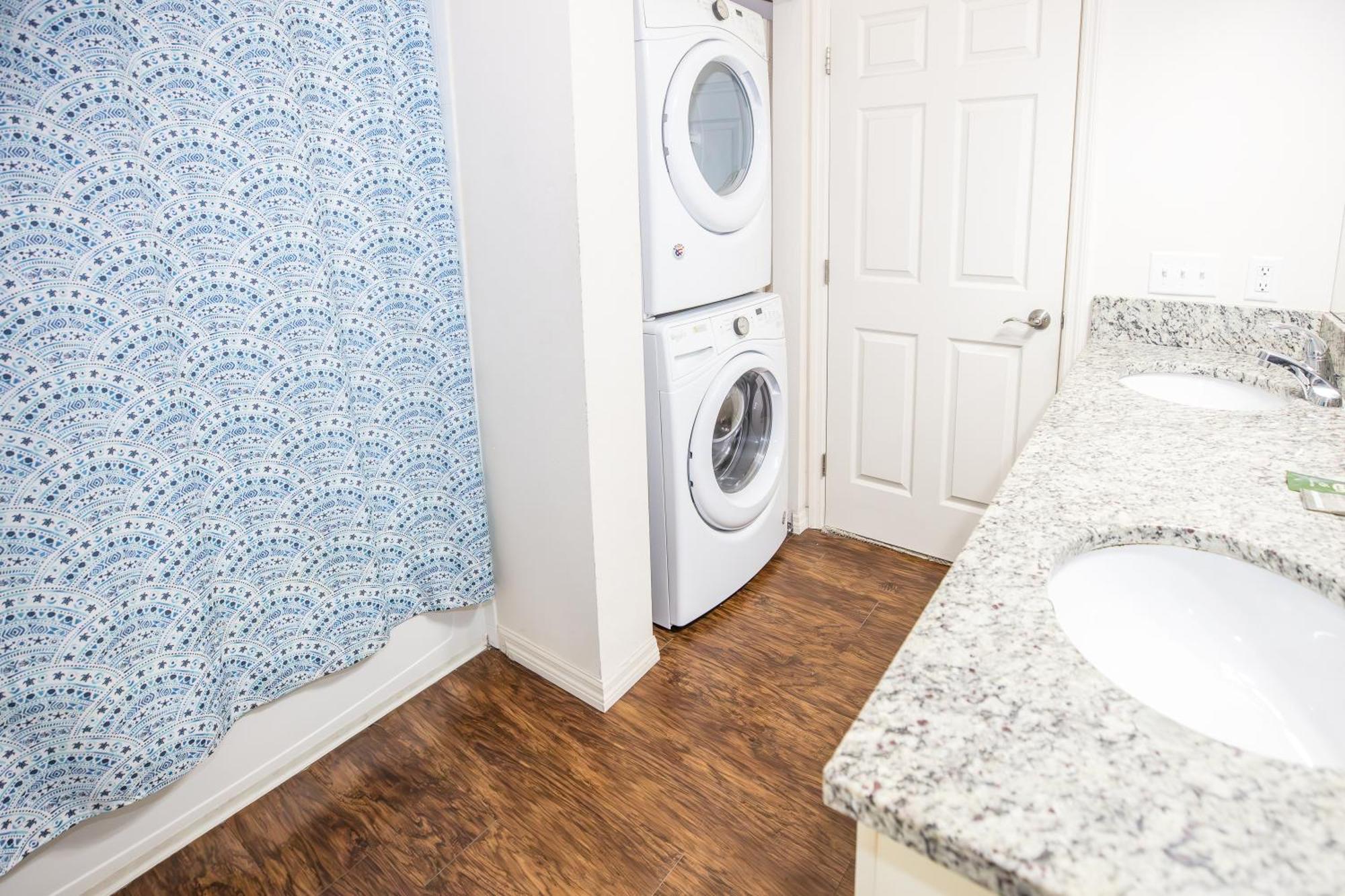 Elegant, Spacious 3bedroom Near Attractions Hot Tub Pool & Gym Kissimmee