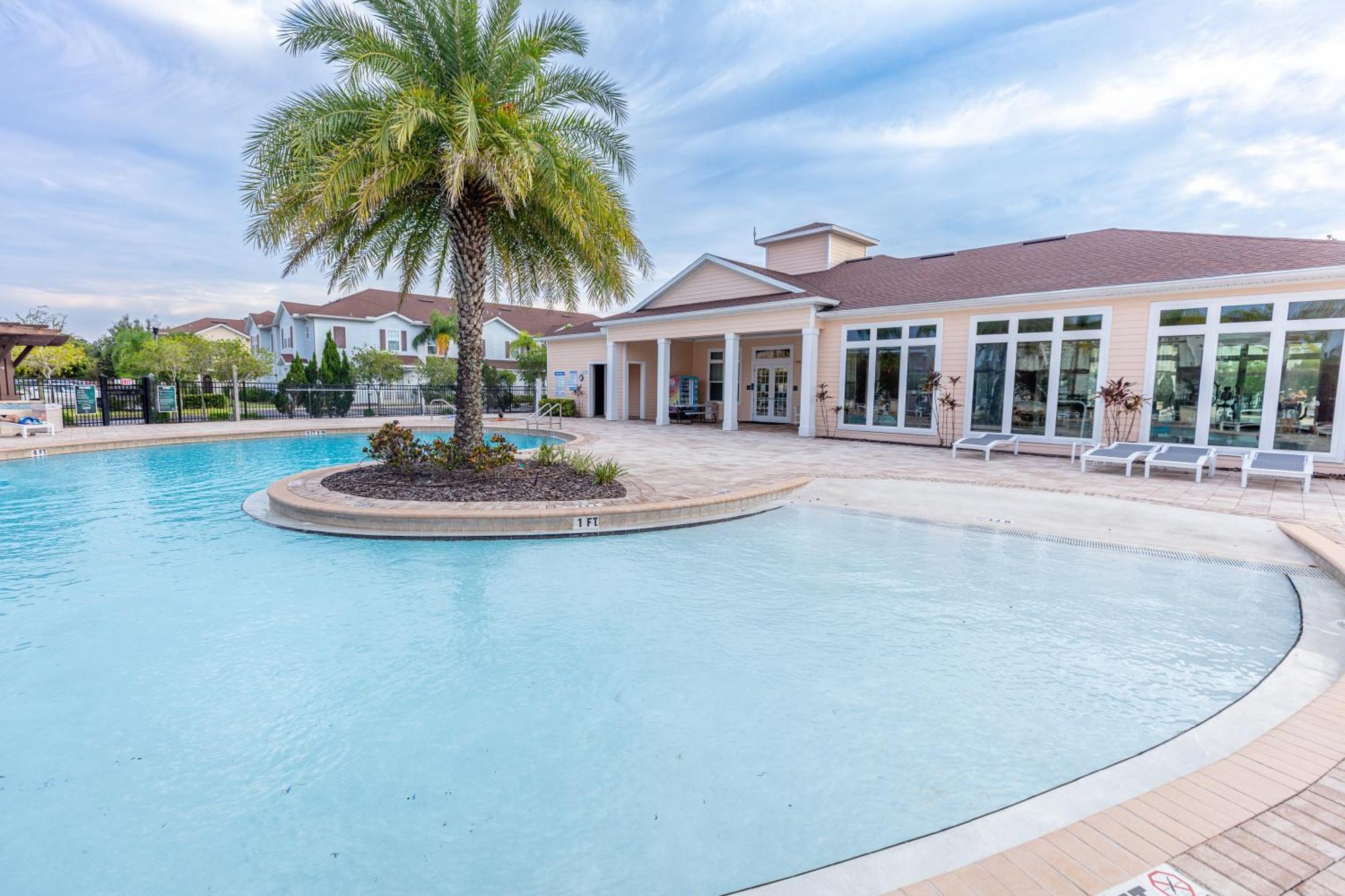 Elegant, Spacious 3bedroom Near Attractions Hot Tub Pool & Gym * Kissimmee